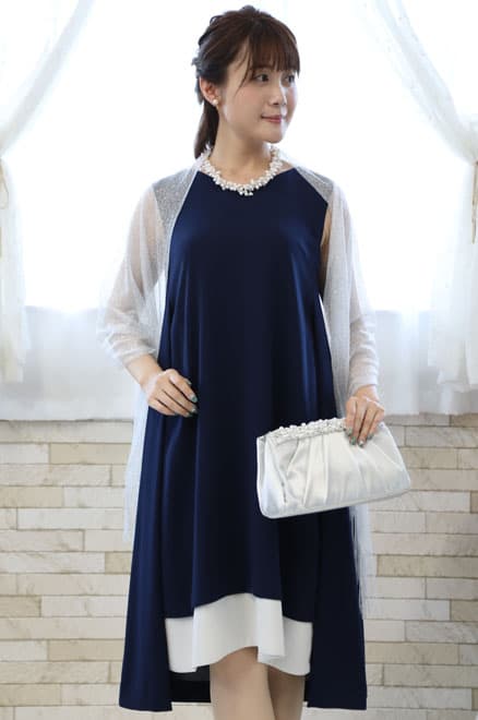 ネイビー×ホワイトのマリンテイストノースリーブドレス