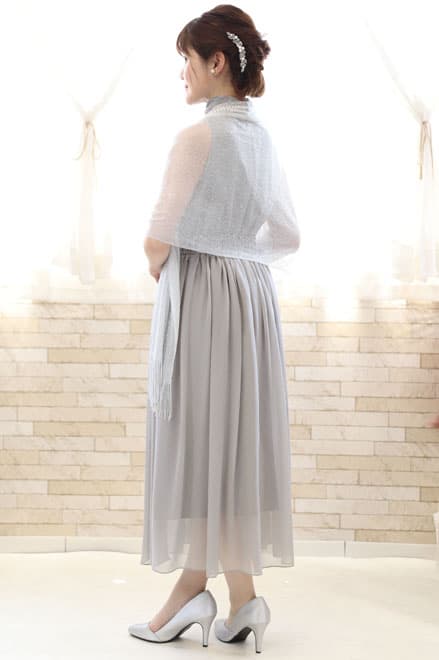 グレーのウエストギャザープリーツドレス