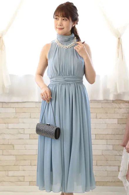 ブルーのウエストギャザープリーツドレス