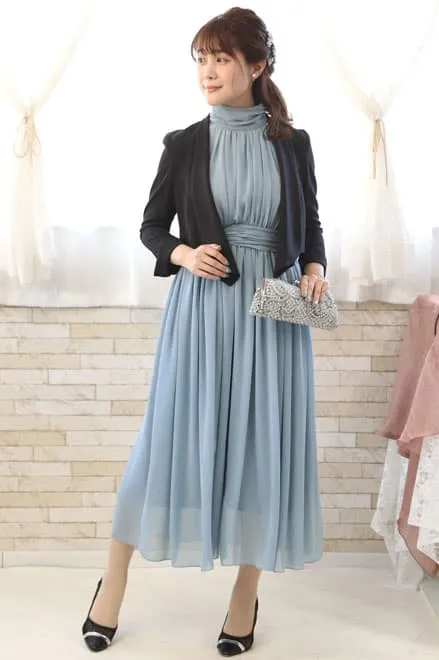 ブルーのウエストギャザープリーツドレス