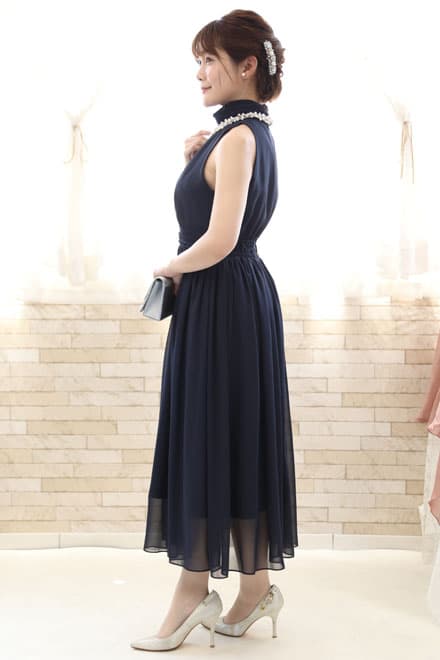 ネイビーのウエストギャザープリーツドレス