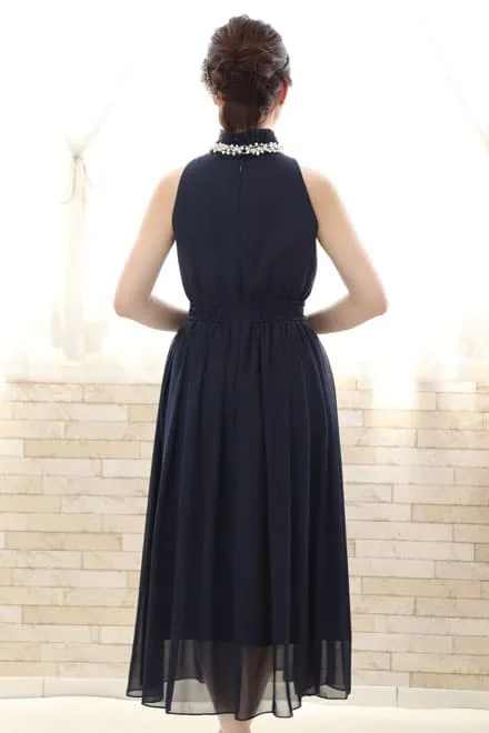 ネイビーのウエストギャザープリーツドレス