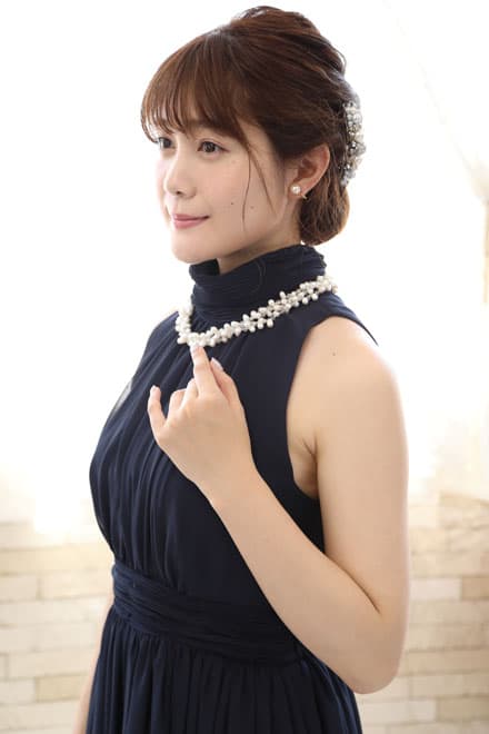 ネイビーのウエストギャザープリーツドレス