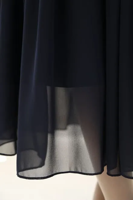 ネイビーのウエストギャザープリーツドレス