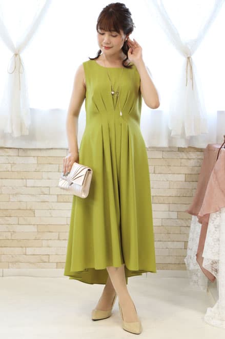 ライトグリーンのウエスト切替フィッシュアンドテールドレス