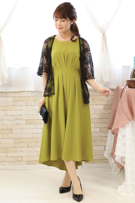 ライトグリーンのウエスト切替フィッシュアンドテールドレス