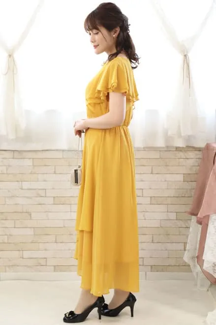 イエローのフリルスリーブ付きロングドレス