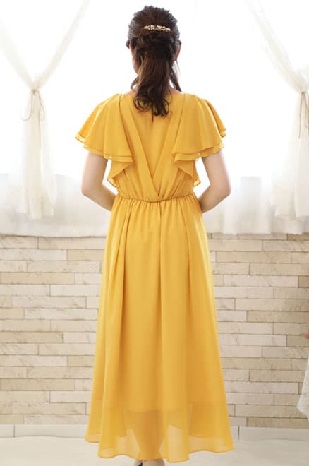 イエローのフリルスリーブ付きロングドレス