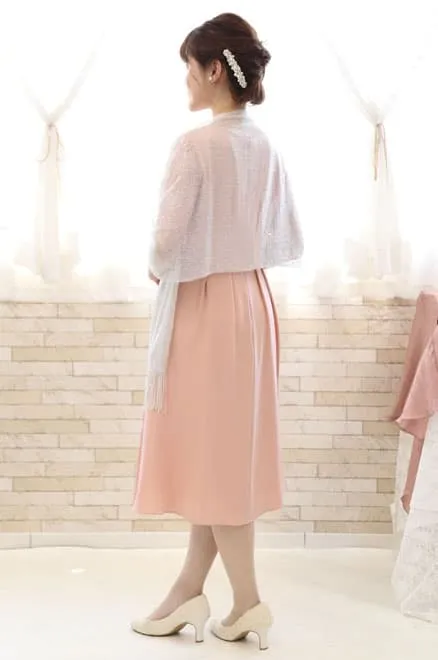 ピンクのレース袖ウエストタック入りドレス