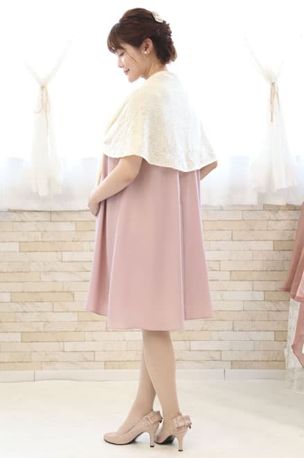 ピンクのデコルテレースウエストリボンドレス