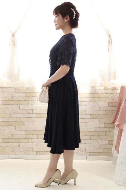 ネイビーのチュールトップスレースドレス