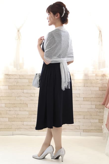 ネイビーのチュールトップスレースドレス