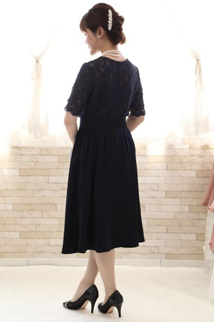 ネイビーのチュールトップスレースドレス