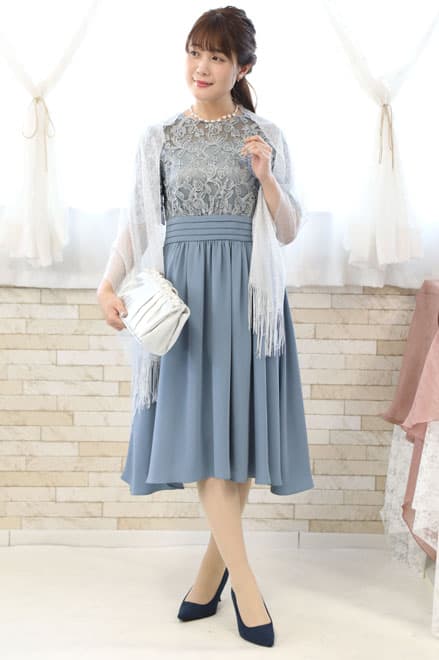 ブルーのチュールトップスレースドレス
