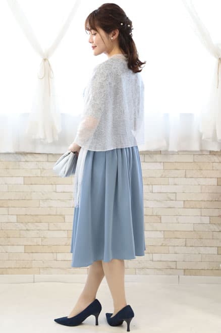 ブルーのチュールトップスレースドレス