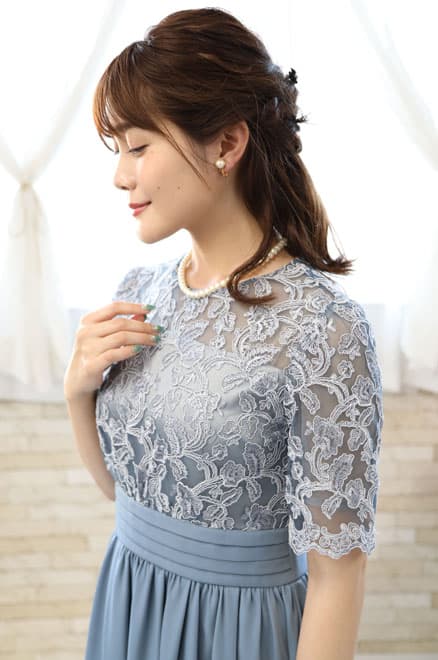 ブルーのチュールトップスレースドレス