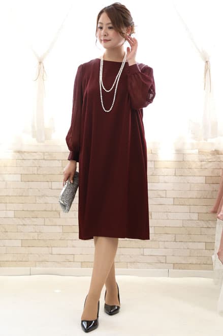 ワインレッドのロングスリーブドレス