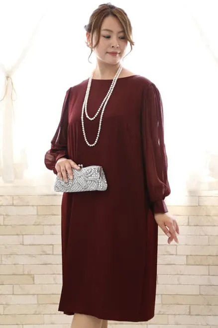 ワインレッドのロングスリーブドレス