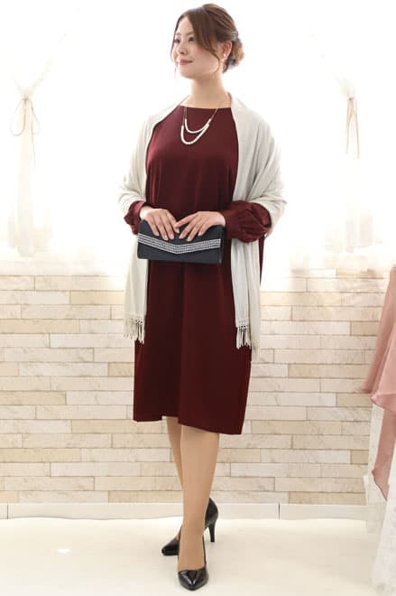 ワインレッドのロングスリーブドレス