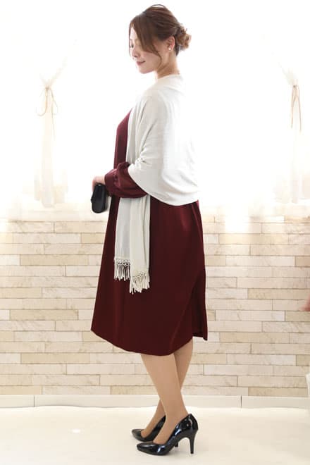 ワインレッドのロングスリーブドレス