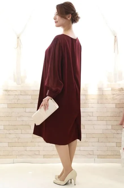 ワインレッドのロングスリーブドレス