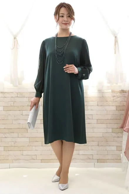 ダークグリーンのロングスリーブドレス