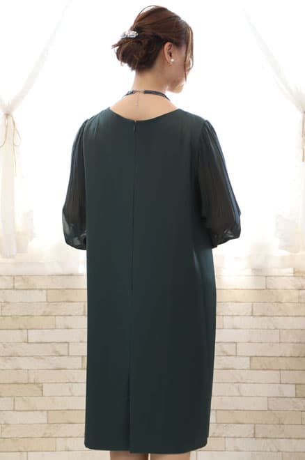 ダークグリーンのロングスリーブドレス