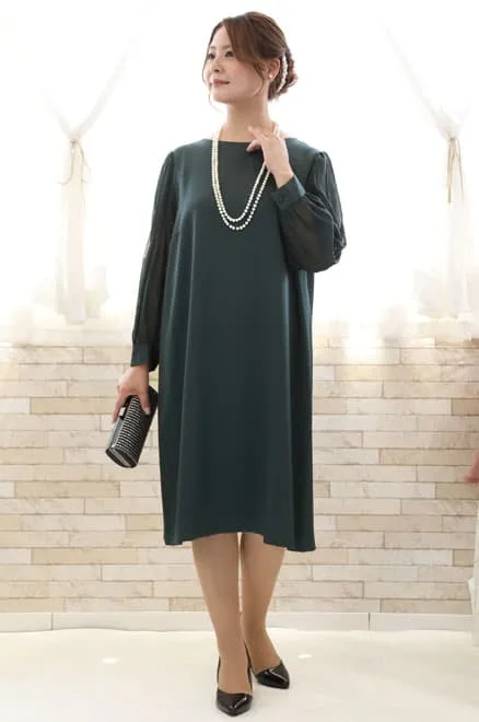 ダークグリーンのロングスリーブドレス