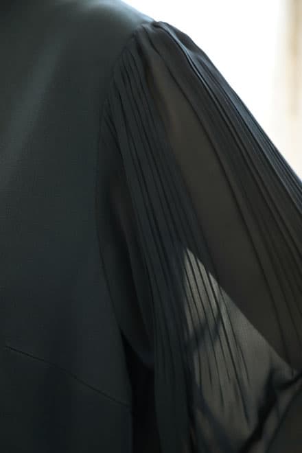 ダークグリーンのロングスリーブドレス