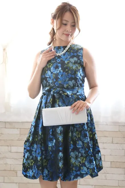 ブルーの花柄バルーンドレス