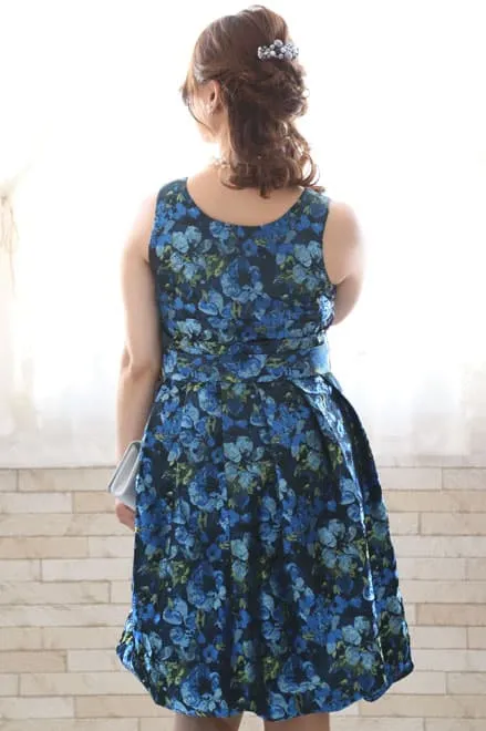 ブルーの花柄バルーンドレス