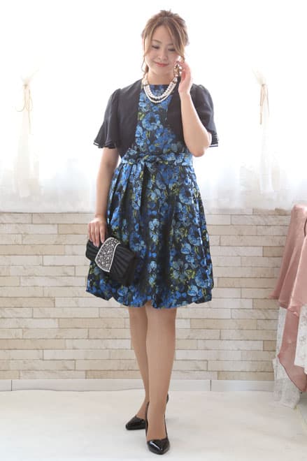 ブルーの花柄バルーンドレス