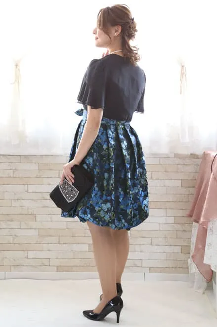 ブルーの花柄バルーンドレス