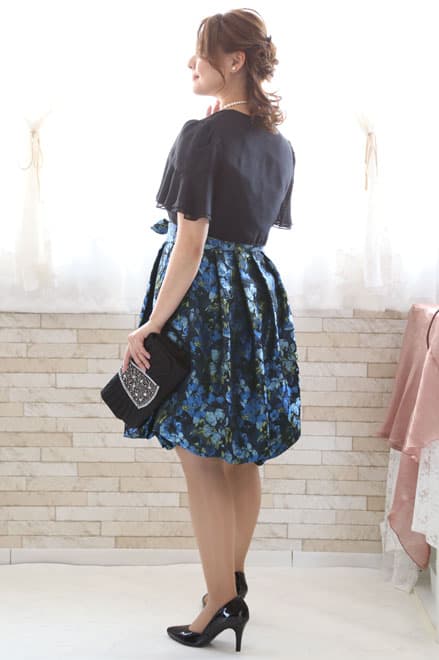 ブルーの花柄バルーンドレス