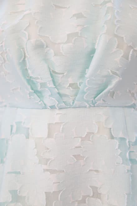 ライトグリーンのウエストギャザードレス