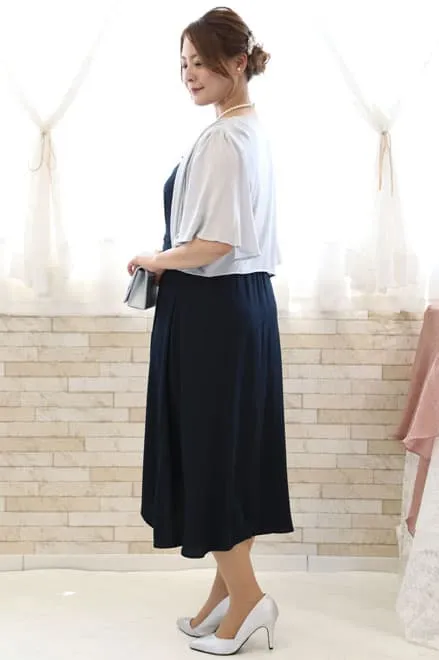 ネイビーのノースリーブイレギュラーヘムドレス