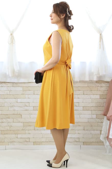 イエローのポイントレースドレス