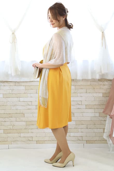 イエローのポイントレースドレス