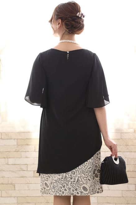 ブラック×ベージュのポンチョ付きセットドレス