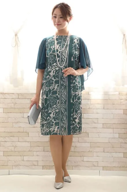 グリーンの花柄サテンIラインドレス