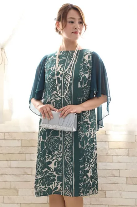 グリーンの花柄サテンIラインドレス