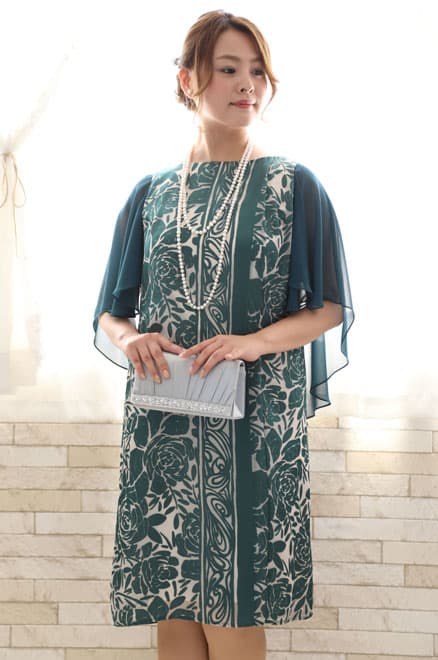 グリーンの花柄サテンIラインドレス