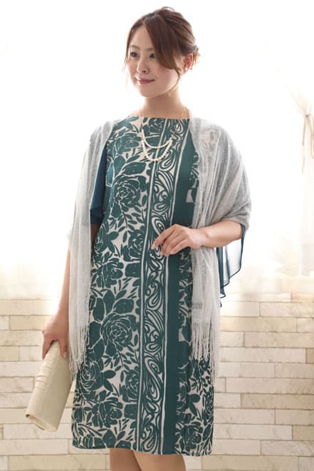 グリーンの花柄サテンIラインドレス