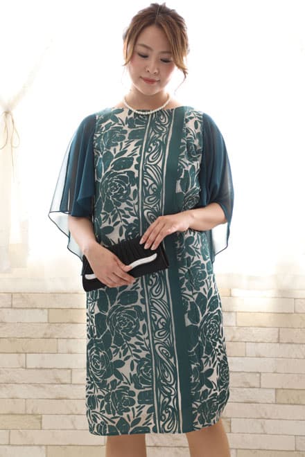 グリーンの花柄サテンIラインドレス