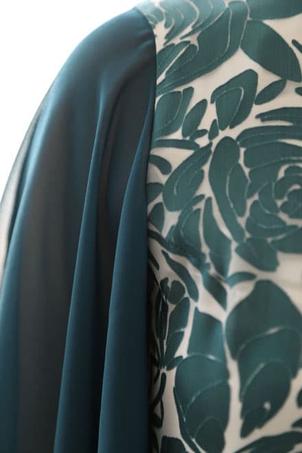 グリーンの花柄サテンIラインドレス