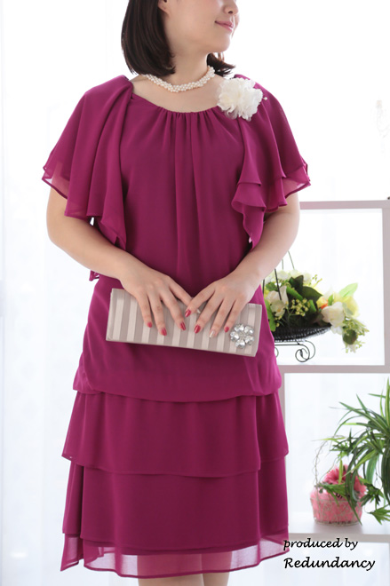 ピンクのフリルスリーブバルーンフレアドレス