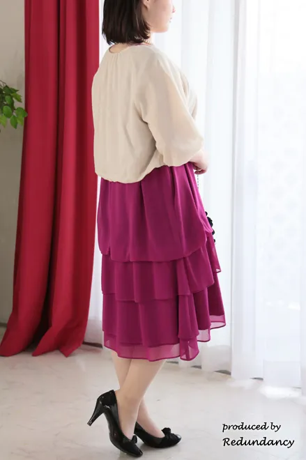 ピンクのフリルスリーブバルーンフレアドレス