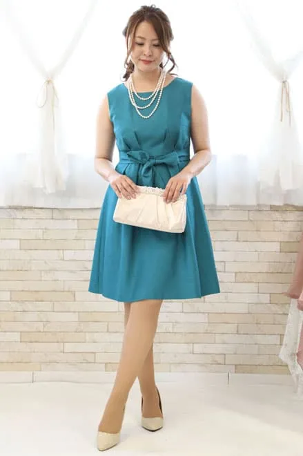 ブルーグリーンのウエストリボンフレアドレス