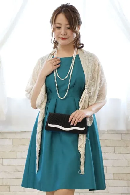 ブルーグリーンのウエストリボンフレアドレス