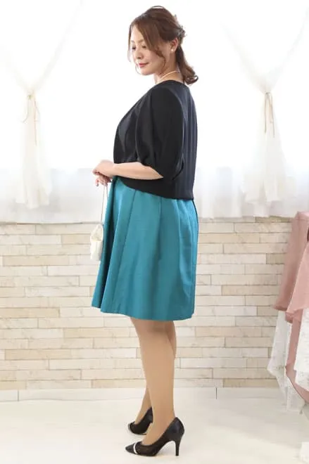 ブルーグリーンのウエストリボンフレアドレス